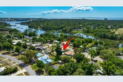 608 Edgewater Dr, Pensacola, FL 32507 - Photo 1
