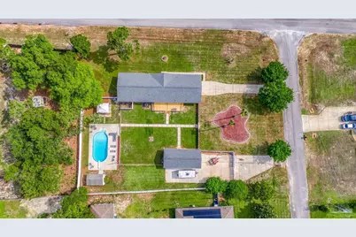 1828 Sundown Dr, Navarre, FL 32566 - Photo 1