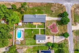 1828 Sundown Dr, Navarre, FL 32566 - Photo 1