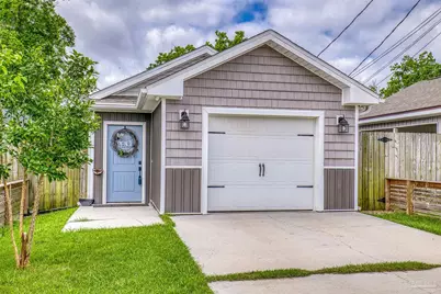 1009 W Hilary St, Pensacola, FL 32502 - Photo 1