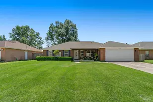 917 Broken Arrow Ln, Pensacola, FL 32533 - Photo 1