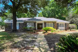 316 Dolphin St, Gulf Breeze, FL 32561 - Photo 1