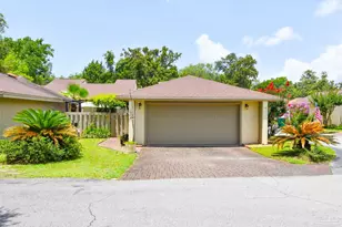 700 Bay Dr, Niceville, FL 32578 - Photo 1