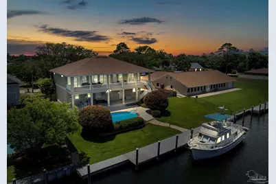 946 Gondolier Blvd, Gulf Breeze, FL 32563 - Photo 1