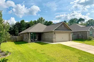 445 Pemberton Ln, Cantonment, FL 32533 - Photo 1