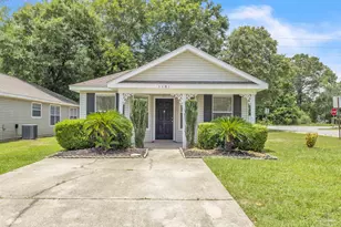 1101 Sweetbriar St, Cantonment, FL 32533 - Photo 1