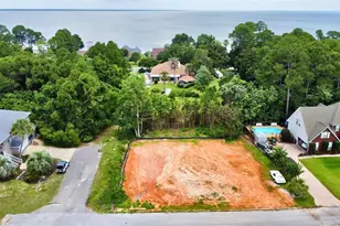 3878 Captains Ct, Gulf Breeze, FL 32563 - Photo 1