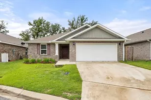 7507 Oak Lake Blvd, Bellview, FL 32526 - Photo 1