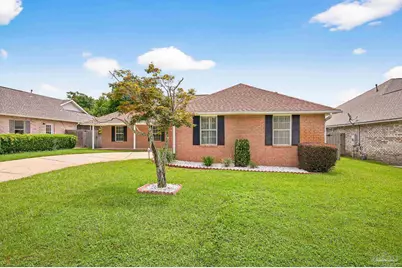 3204 Mariners Dr, Pensacola, FL 32526 - Photo 1