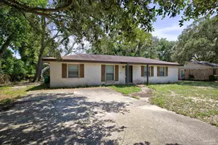 323 Fairpoint Dr, Gulf Breeze, FL 32561 - Photo 1