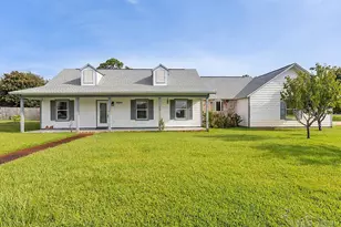 7524 N Shores Dr, Navarre, FL 32566 - Photo 1