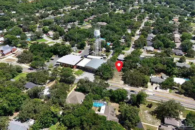 323 Fairpoint Dr, Gulf Breeze, FL 32561 - Photo 1