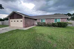 526 Tampico Terrace, Pensacola, FL 32506 - Photo 1