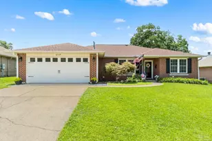 6735 Hallendale Dr, Pensacola, FL 32526 - Photo 1