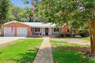 106 Florida Ave, Gulf Breeze, FL 32561 - Photo 1