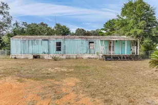 5827 Capitol Dr, Gulf Breeze, FL 32563 - Photo 1