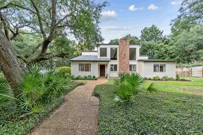 2524 E Bayshore Rd, Gulf Breeze, FL 32563 - Photo 1