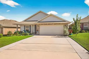 5611 Blue Sky Ct, Milton, FL 32583 - Photo 1