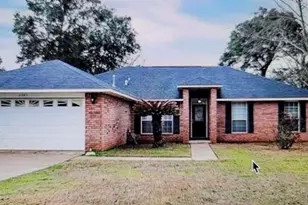 2585 Southern Oaks Dr, Cantonment, FL 32533 - Photo 1