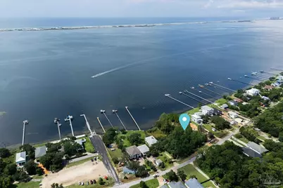 5275 Soundside Dr, Gulf Breeze, FL 32563 - Photo 1