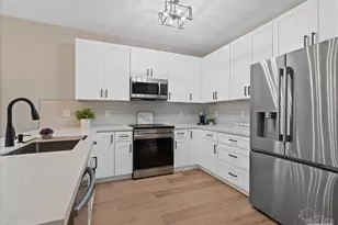 609 N E St, Pensacola, FL 32501 - Photo 1