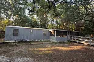 5594 Charter Cir, Gulf Breeze, FL 32563 - Photo 1