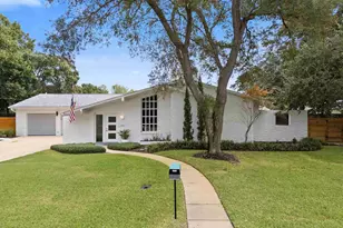 505 Boxwood Ln, Gulf Breeze, FL 32561 - Photo 1