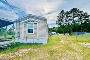 4613 Thoroughbred Dr, Milton, FL 32583 - Photo 1