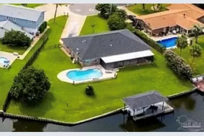 1047 Aquamarine Dr, Gulf Breeze, FL 32563 - Photo 1