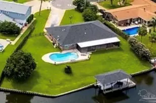 1047 Aquamarine Dr, Gulf Breeze, FL 32563 - Photo 1
