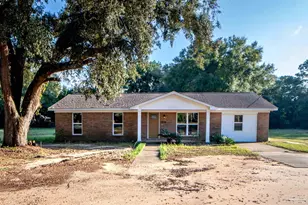 5605 Crestwood Dr, Milton, FL 32583 - Photo 1