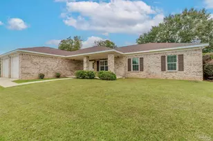 1560 Twin Pines Cir, Cantonment, FL 32533 - Photo 1