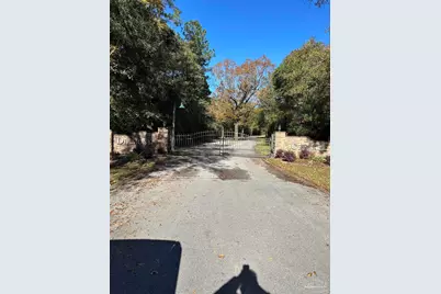 3106 Diamond Creek Dr, Pace, FL 32571 - Photo 1