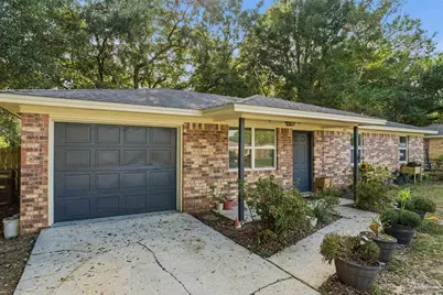 5525 Woodcrest Dr, Milton, FL 32583 - Photo 1