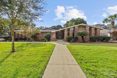 205 Silverthorn Dr, Gulf Breeze, FL 32561 - Photo 1
