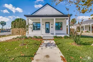 113 N Spring St, Pensacola, FL 32502 - Photo 1