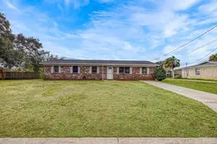 7115 Peninsula Dr, Pensacola, FL 32526 - Photo 1