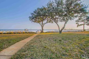 5481 Soundside Dr, Gulf Breeze, FL 32563 - Photo 1