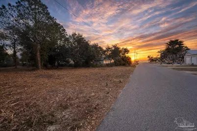 1032 Shady Pine Dr, Gulf Breeze, FL 32563 - Photo 1