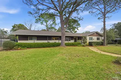 204 Silverthorn Rd, Gulf Breeze, FL 32561 - Photo 1