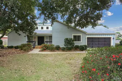994 Great Oaks Dr, Gulf Breeze, FL 32563 - Photo 1