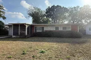 6517 Robin Ave, Milton, FL 32570 - Photo 1