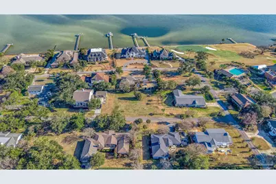 1009 Harbourview Cir, Pensacola, FL 32507 - Photo 1