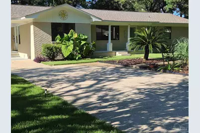 426 Fairpoint Dr, Gulf Breeze, FL 32561 - Photo 1