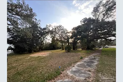 1005 W Lloyd St, Pensacola, FL 32503 - Photo 1