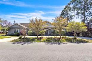 175 Camelia St, Gulf Breeze, FL 32561 - Photo 1