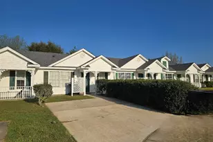 307 Loveland Cir, Pensacola, FL 32526 - Photo 1