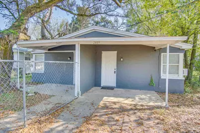 2407 W Lakeview Ave, Pensacola, FL 32505 - Photo 1
