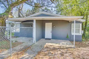 2407 W Lakeview Ave, Pensacola, FL 32505 - Photo 1