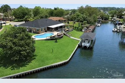 1047 Aquamarine Dr, Gulf Breeze, FL 32563 - Photo 1